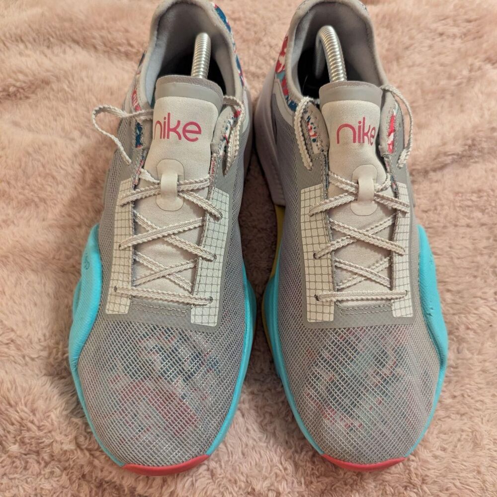Women's Nike Air Zoom SuperRep 3 - Graffiti Graphics (Women's SIze 10)